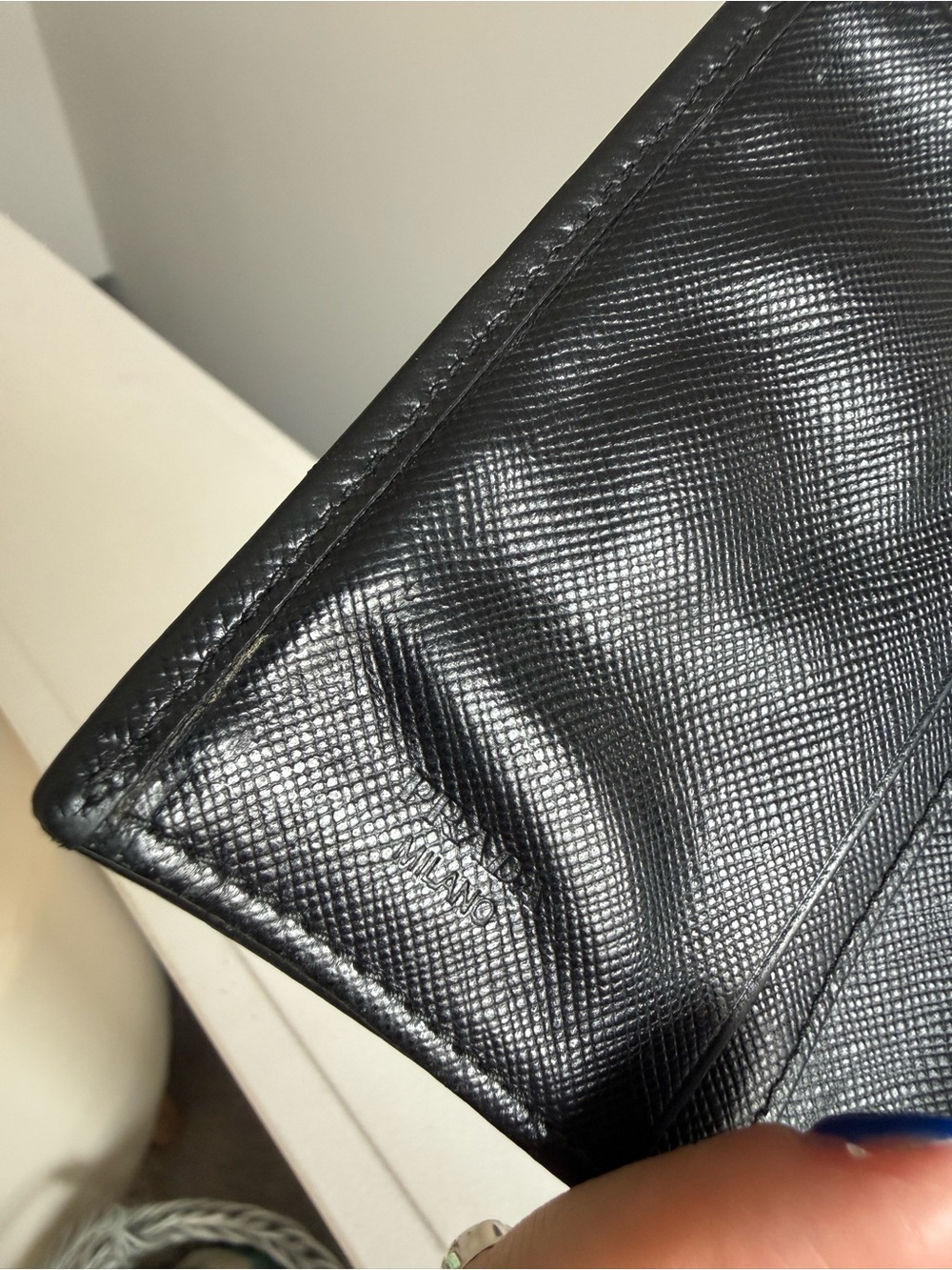 Prada Vintage Black Flap Leather Compact Card Case with Gold Logo - Picture 8 of 9